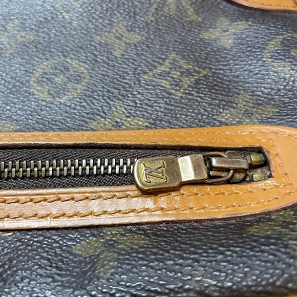 Louis Vuitton Monogram Marly Dragonne Wristlet With COA in VGC - Picture 5 of 13